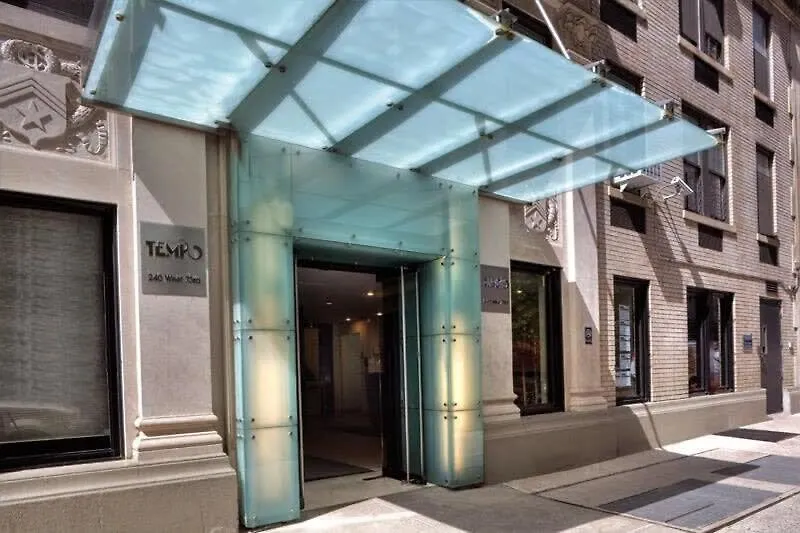 73-703 New Studio Uws Doorman Gym New York USA